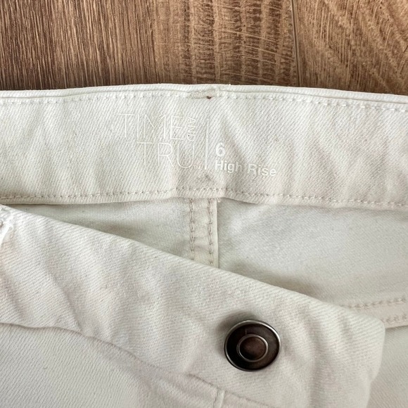 Time and Tru Womens Cream Cropped Wide Leg Jeans High Rise Button Fly Size 6 - Picture 9 of 10